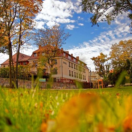 Hotel I Restauracja "Pod Orlem" Kartuzy Exteriér fotografie