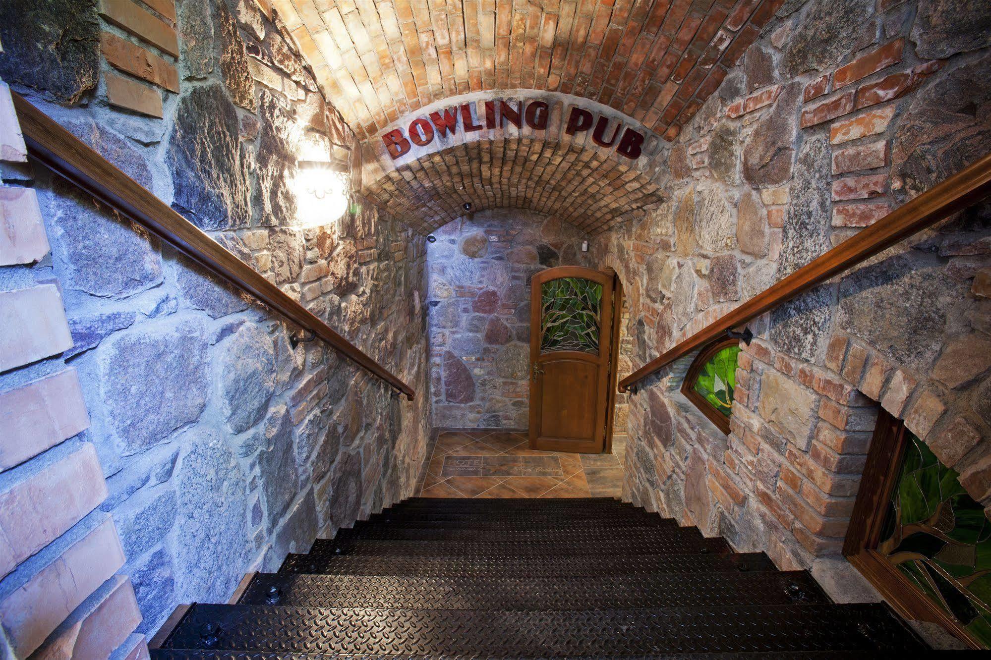 Hotel I Restauracja "Pod Orlem" Kartuzy Exteriér fotografie